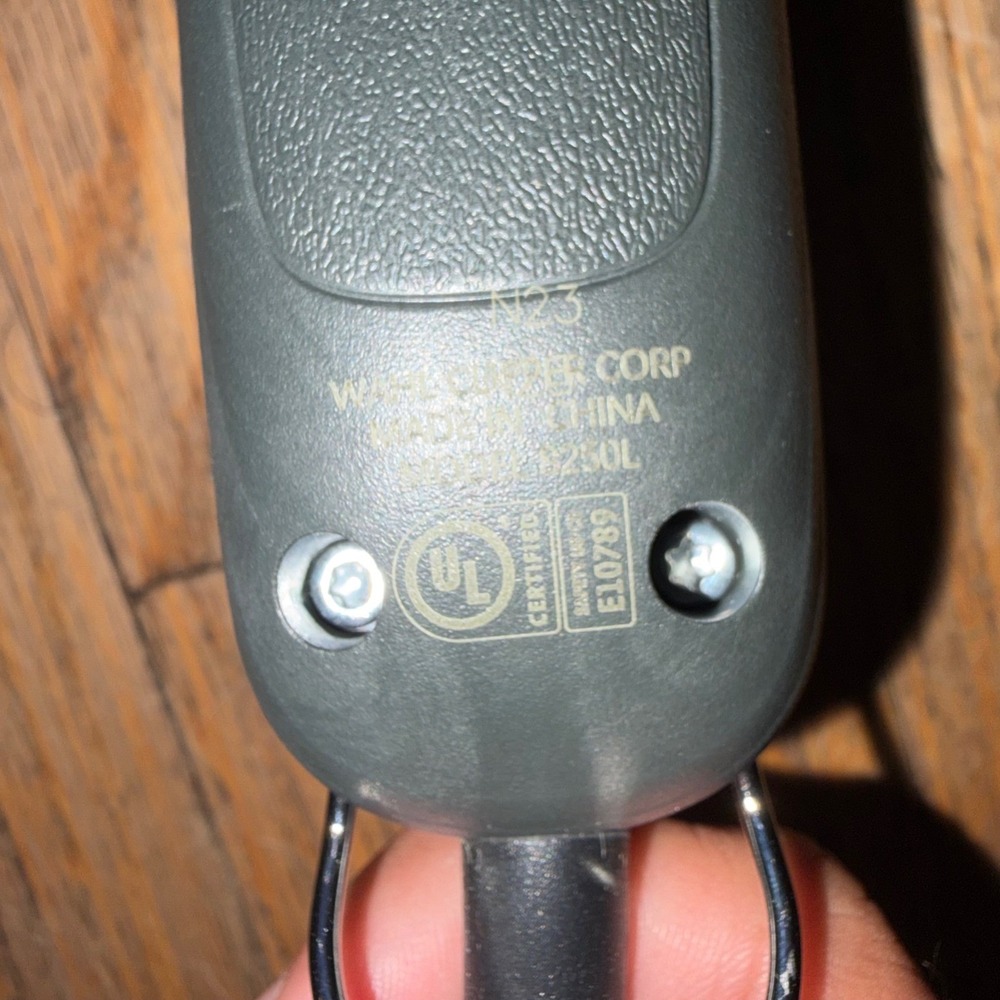 Wahl Max 60 Model 8250L Professional Hair Clippers with Andis 5/8 HT 16mm Blade - Picture 4 of 7
